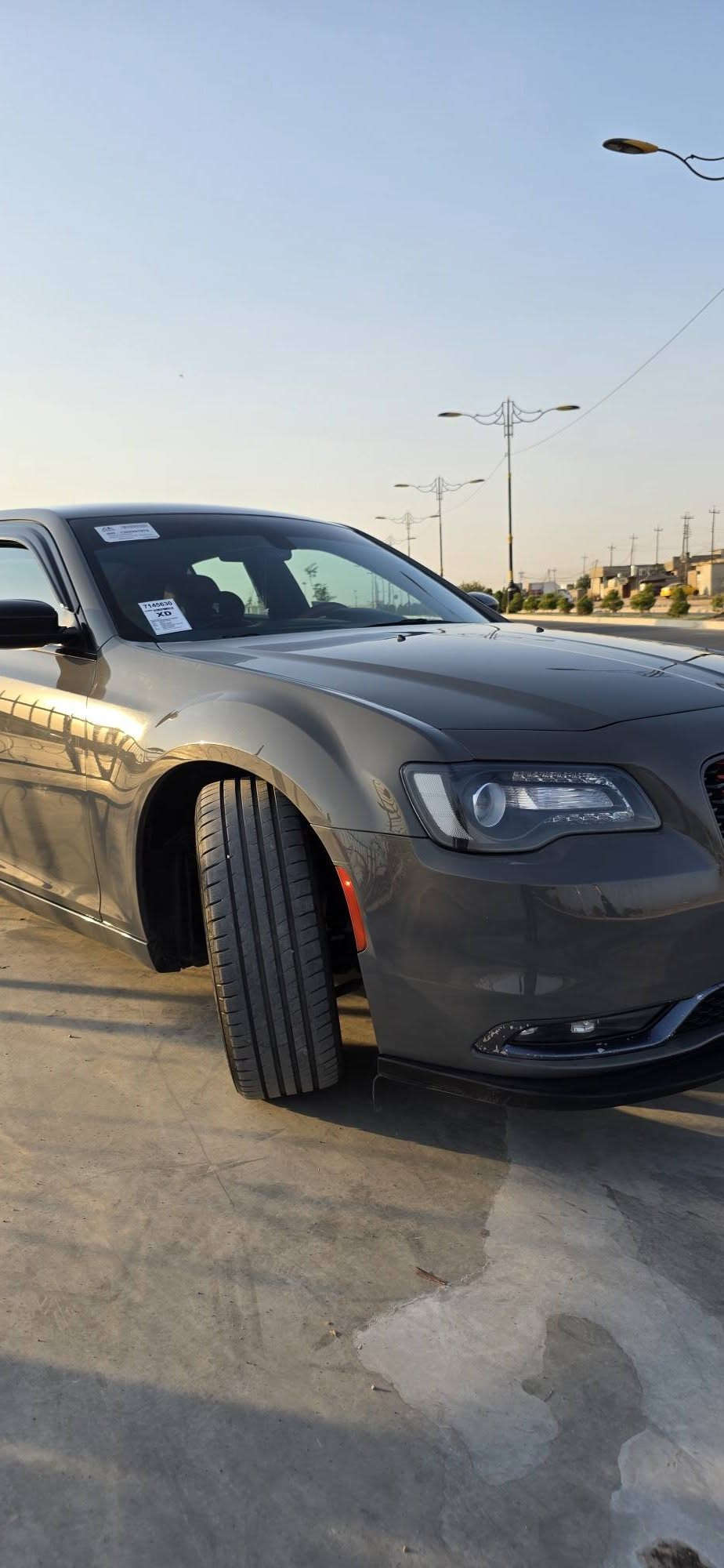 Chrysler S300
سلام عليكم اوباما 2017 للبيع
وارد كندي  سونارها بالمنشور كلير فقط✅️

ماشيه 173mi

مواصفات الS معروفة 
كشنات كهرب + تدفئة كشنات وستيرن ✅️
تشغيل عن بعد✅️
شفتات ستيرن✅️
شاشة جبيره ✅️
كير ماوس 8نمر ✅️
سماعات bose✅️
دمام خلفي ✅️
حساسات خلفيه✅️
وباقي المواصفات مالها معروفة 🤝🏻

سيارة عليها ادامة كامله من دعاميه للدعاميه  يعني مصرف دينار واحد مذب عليها ان ساء اللن
دهونات كلها جديدة ✅️
طخم حدادي جديد✅️
محرك+ كير كفااله شرط الفحص 

سيارة شرط بعد احلى من الصور تجي وتشوف بعينك 

مكاني موصل 
سعر 202 وبيه مجال 
والي تعجبه وماعندا سيارة كدامه بلاش ❤️

***********
***********
