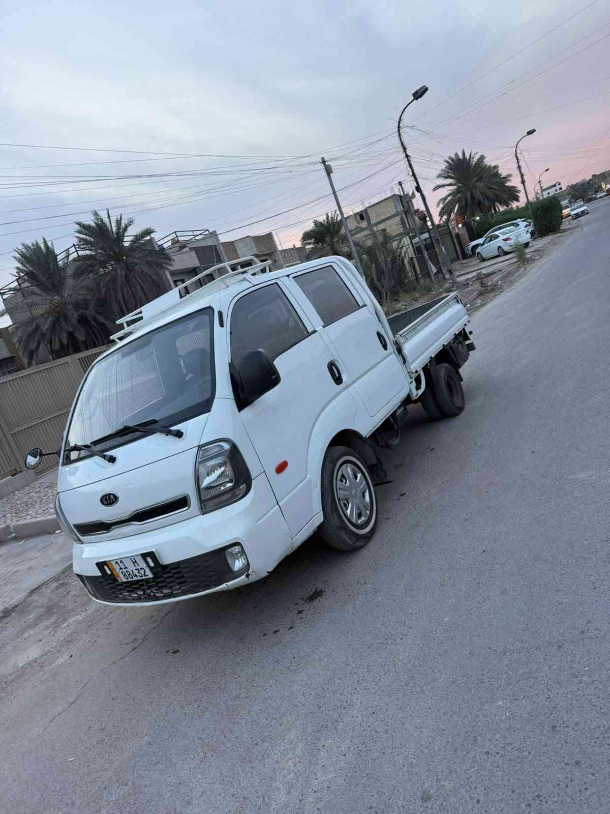 شاحنة • للبيع • بدون تفاصيل