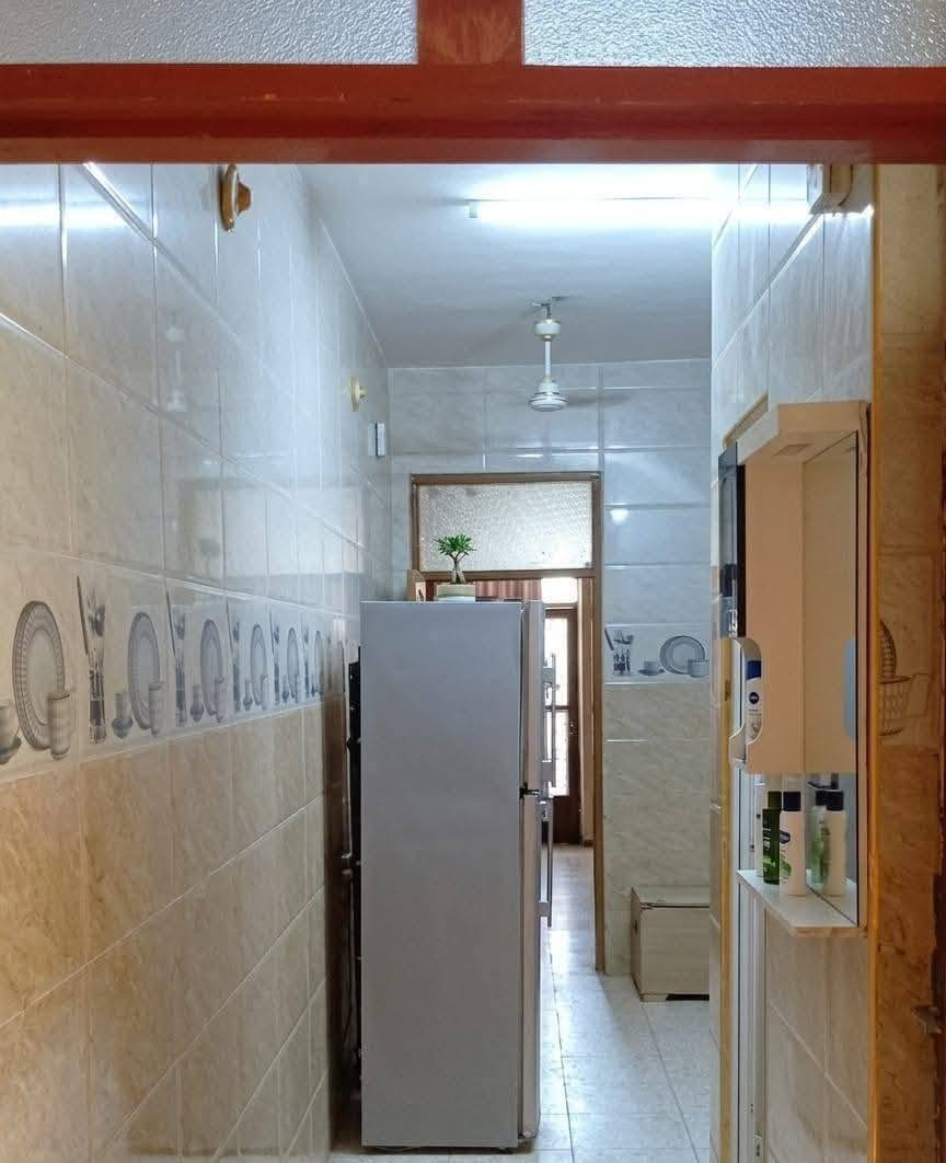 سلام عليكم بيت للبيع ٧٥
طابق ونص المربع الثالث شارع الكابينه الطابق الاول طرمه واستقبال ومطبخ وصحيات وممر وترك وغرفه 
الطابق الثاني سطح شتايكر وغرفه نص ستاره سندويج تركي فقط سندويج والارض شتايكر وبلكونه صغيره وبيتونه  سعر البيت ٧٥

نص مكتوب في الصور:
- ٢٠٢٦/٠٣/١٣ ٢:٣٢:٥٣ م
- الحَمامة
- بغداد محافظة