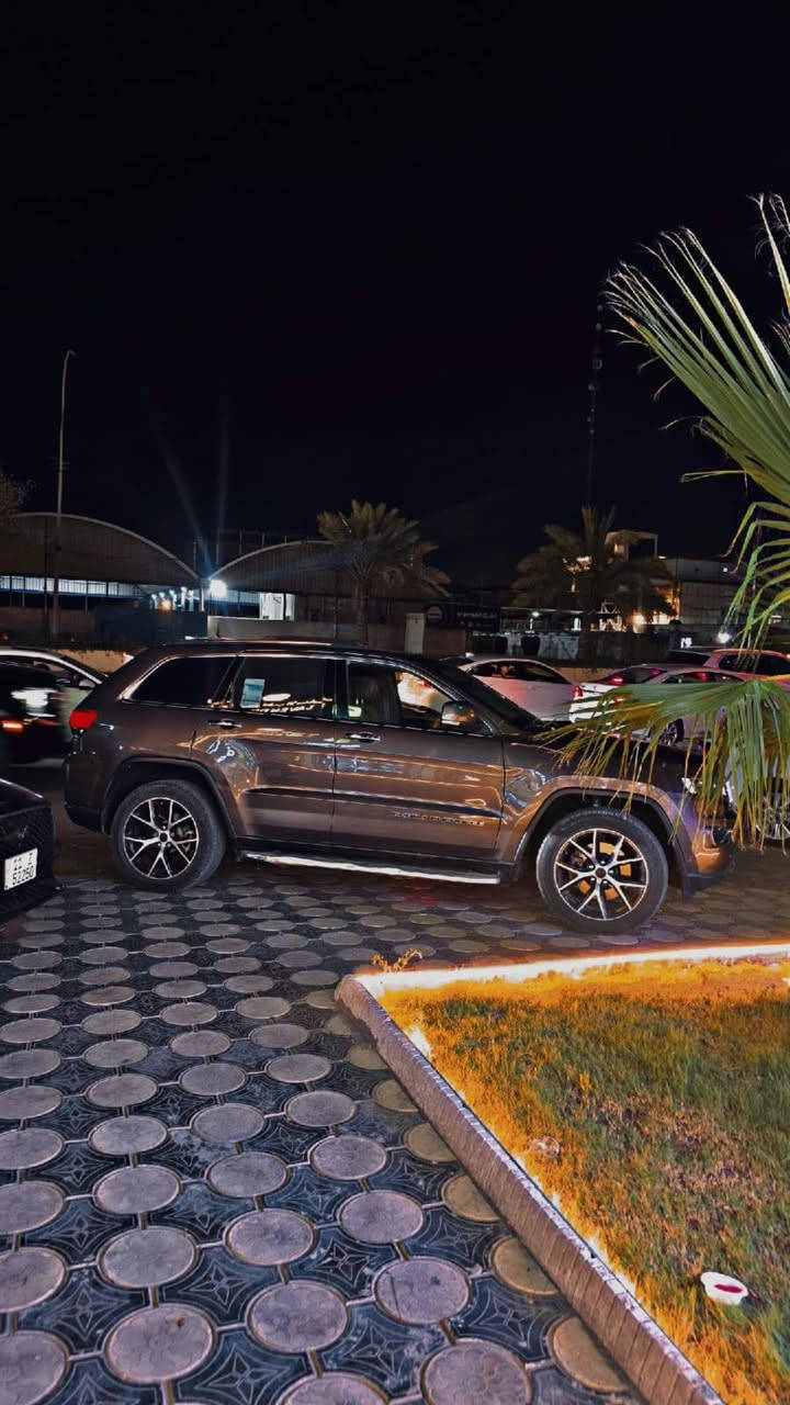 السلام عليكم
جيب كراند شيروكي 2017 
وارد خليجي 
السيارة فول مواصفات للاخير 
مكفولة كفالة عامه ماعدى البنيد فقطط بدون أي ضرر اخر+ بارد على گد شبر في الجاملغ الامامي والخلفي في صفحة السائق
الممشى 90km 
المواصفات: 
بانوراما 
شاشة كبيره 
كشنات ميموري 
رادار امامي خلفي
محرك v6
شفتات ستيرن
LED امامية 
حساسات
كامرة خلفيه 
داش كام 
مقاعد جلد
شاشات خلفية
دخول وتشغيل ذكي عن بعد
تبريد وتدفئة في الكشنات والستيرن
السيارة   lemeted plus وبيها مواصفات خير من الله 
السع٢٢٠ وبيها مجال بسيطط
السيارة موقعها البصرة- ***********

*********** البصرة, العراق
