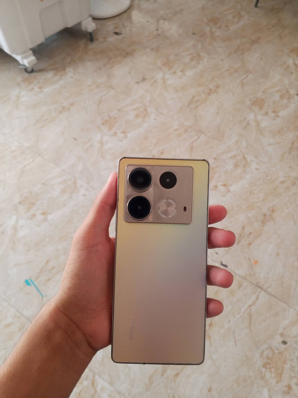 السلام عليكم
lnfinix NOTE 40
ذاكرة/256

رام /8.00 GB+5.00

مبدل قاعده شحن كامله اصليه فقط 
السعر 150 قفل قفل قفل

للاستفسار اتصال او واتساب فقط
***********

نص مكتوب في الصور:
- هاتفي XOS 15.1.2 التحقق من التحديثات 18.84 غ.ب / 256 غ.ب التخزين اسم الجهاز Infinix NOTE 40 Infinix X6853 الطراز Helio G99 Ultimate وحدة المعالجة المركزية 8.00 GB+5.00 GB RAM 1080M TRIPLE Camera الكاميرا الخلفية 32M الكاميرا الأمامية 5000mAh البطارية 1080x2436 الشاشة