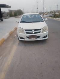 جيلي أم كي • ٢٠١٢ • كورلا ١٨٠٠
