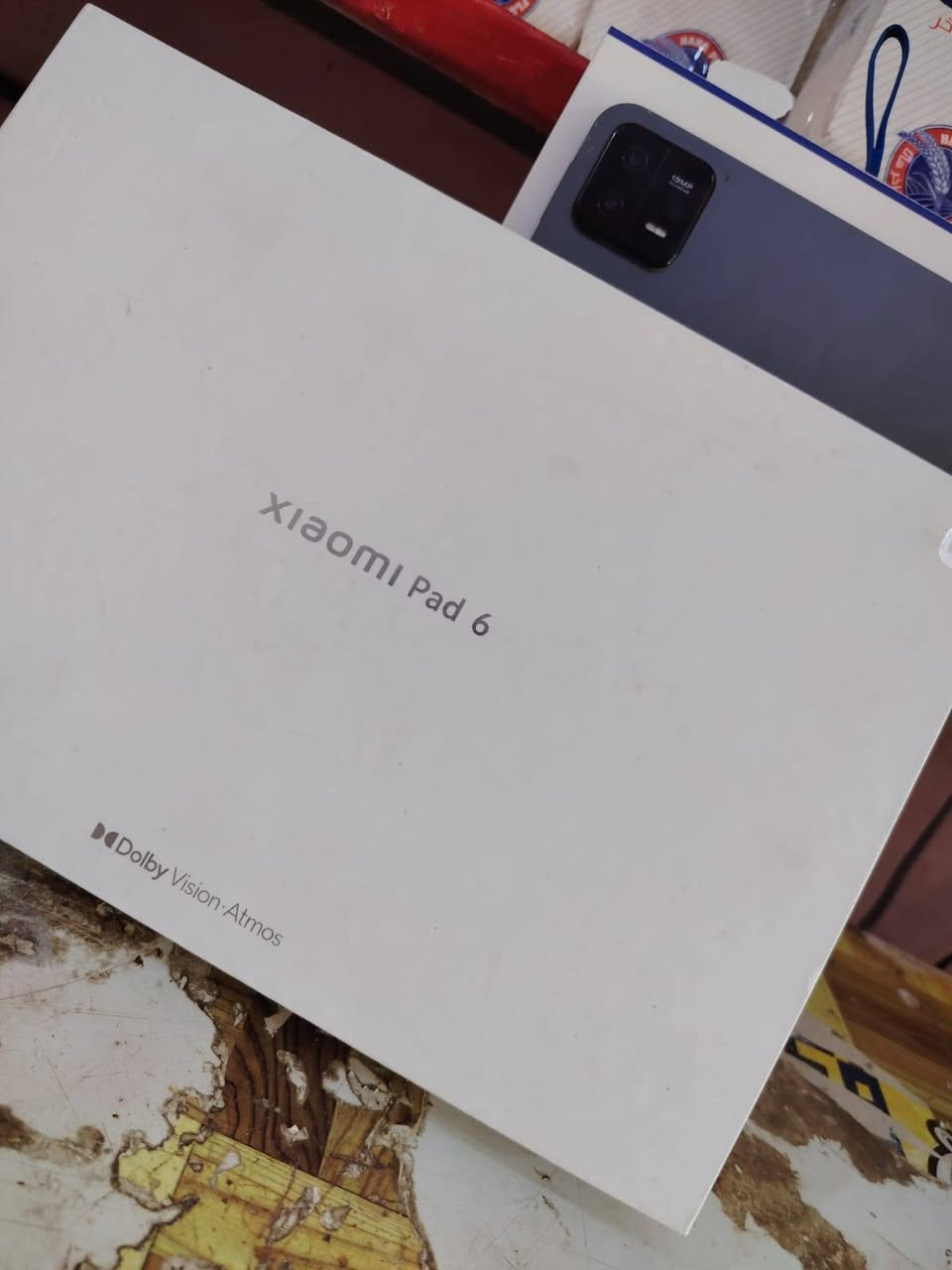 السلام عليكم.. جهاز شاومي باد 6 (Xiaomi Pad 6) مستعمل بحالة الوكالة للبيع 🖥️✨
الجهاز نظيف جداً جداً (أخو الجديد) وما بيه أي شخط أو عيب، 
واستخدامه راقي وخفيف. ممتاز جداً للألعاب الثقيلة (مثل ببجي بفريمات عالية وسلسة)، 
وللدراسة والمشاهدة.💡
 أبرز مواصفات الجهاز الفنية:الذاكرة الداخلية: 256 جيجابايت (UFS 3.1 سريعة جداً).الذاكرة العشوائية (الرام): 8 جيجابايت +4جيجابايت
المعالج: Snapdragon 870 القوي من كوالكوم (أداء طيارة بالألعاب والتصفح بدون حماوة)
.الشاشة: بحجم 11 إنش بدقة عالية 2.8K وبمعدل تحديث 144Hz (سلاسة فائقة باللمس)
.البطارية: ضخمة بحجم 8840 مللي أمبير تدعم الشحن السريع بقدرة 33 واط (تطول وياك يوم كامل استخدام مكثف).
الصوت: 4 سماعات ستيريو مجسمة بدعم Dolby Atmos.📦
 الملحقات المتوفرة مع الجهاز:
الكارتونة الأصلية كاملة.الشاحن الأصلي السريع مع الواير ماله.
هدية: الكفر الأصلي ماله لحماية الجهاز بالكامل.
📍 المكان: الناصرية - قضاء الفهود.💵
  

السعر راسلني عل الرقم فقط واتساب *********** اوتدلل يابه 👍🏻🩵
