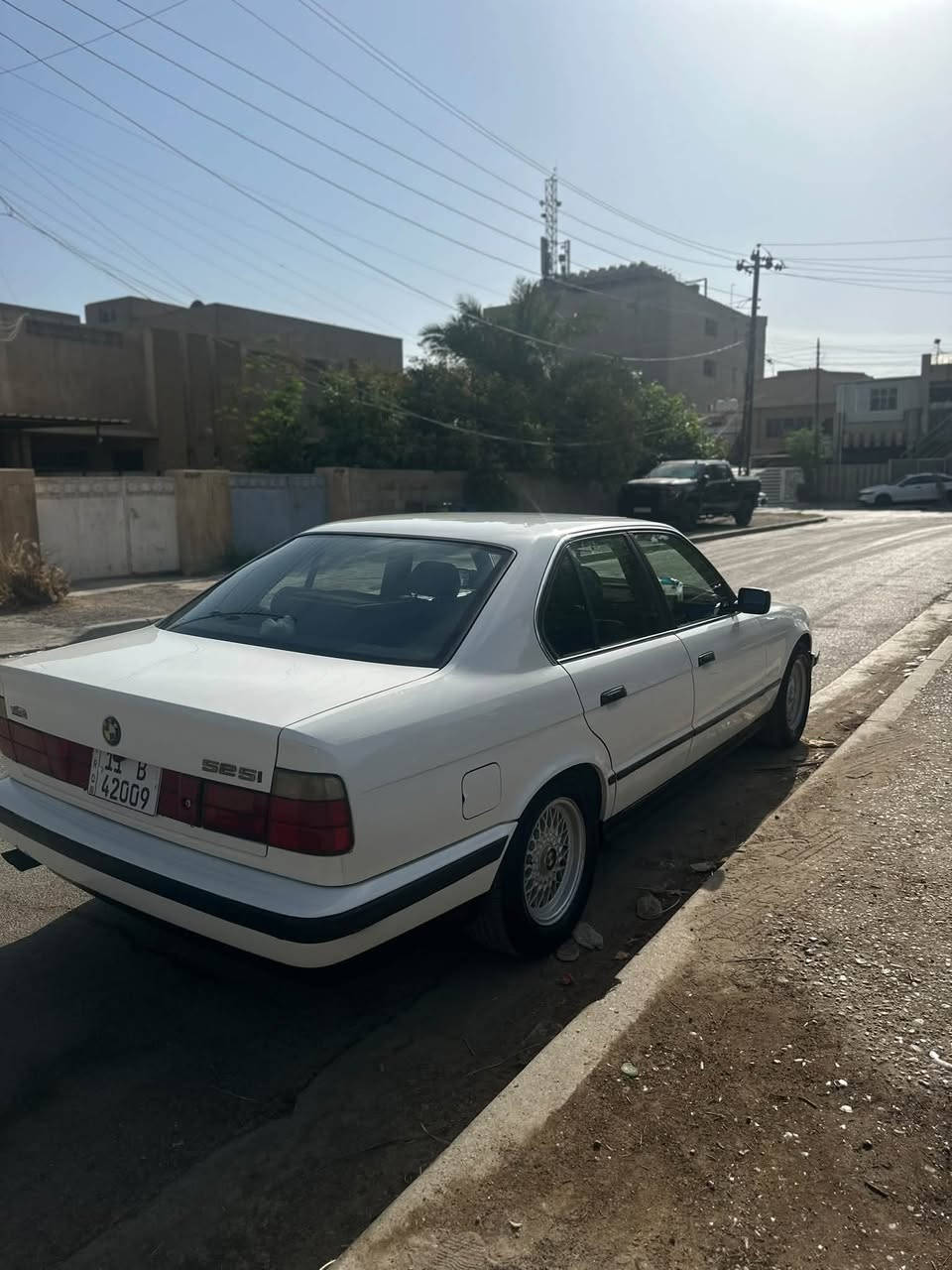 السلام عليكم
BMW525
موديل 1990 
وارد ياباني 
محرك مفتوح 2500
السياره فول مواصفات 
فتحه
كشنات جلد كهرباء
تدفئه وتبريد 
السياره بدون حادث وبدون صبغ بيها صبغ فقط شبر من البنيد
السياره مكفوله وجاهزه من كل شي السياره نظيفه كلش من داخل وخارج على وضع الشركه 
للبيع او مراوس حسب القناعه 
السعر 90 وبيها مجال بسيط 
الرقم ***********
مكان السياره بغداد العامريه
