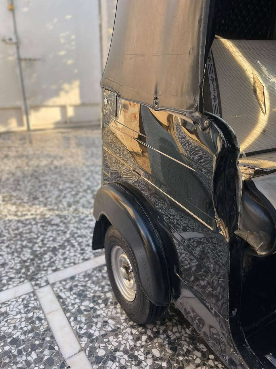 📵مكلف بلنشر مكلف بلنشر📵
تكتك موديل 2020 رقم وسنويه مجفته مره وحده تجفيت وغراض مال شركة اصلي والگشر والكاعيه والصفاح  كله واضح بلصوره السعر 8 وبيها مجال رقم صاحب التكتك ***********📞
