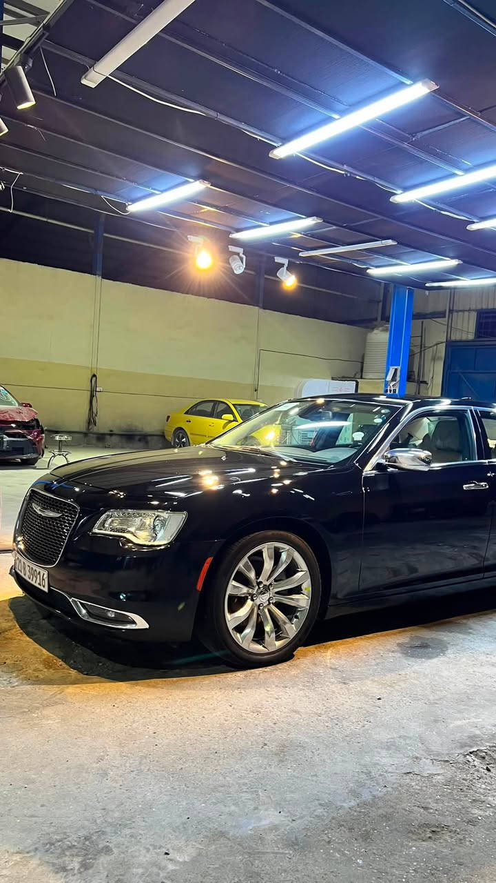 السلام عليكم
2018 Chrysler C300 Limited 
كشنات ذاكرة+تدفئة تبريد
ستيرن تدفئة 
دخول كلين ضرر جامرلغ+باب  بالعراق بدون دواخل بدون ايرباك
ممشى 94mile
السعر ٢١٥$ 
للتواصل 

***********
