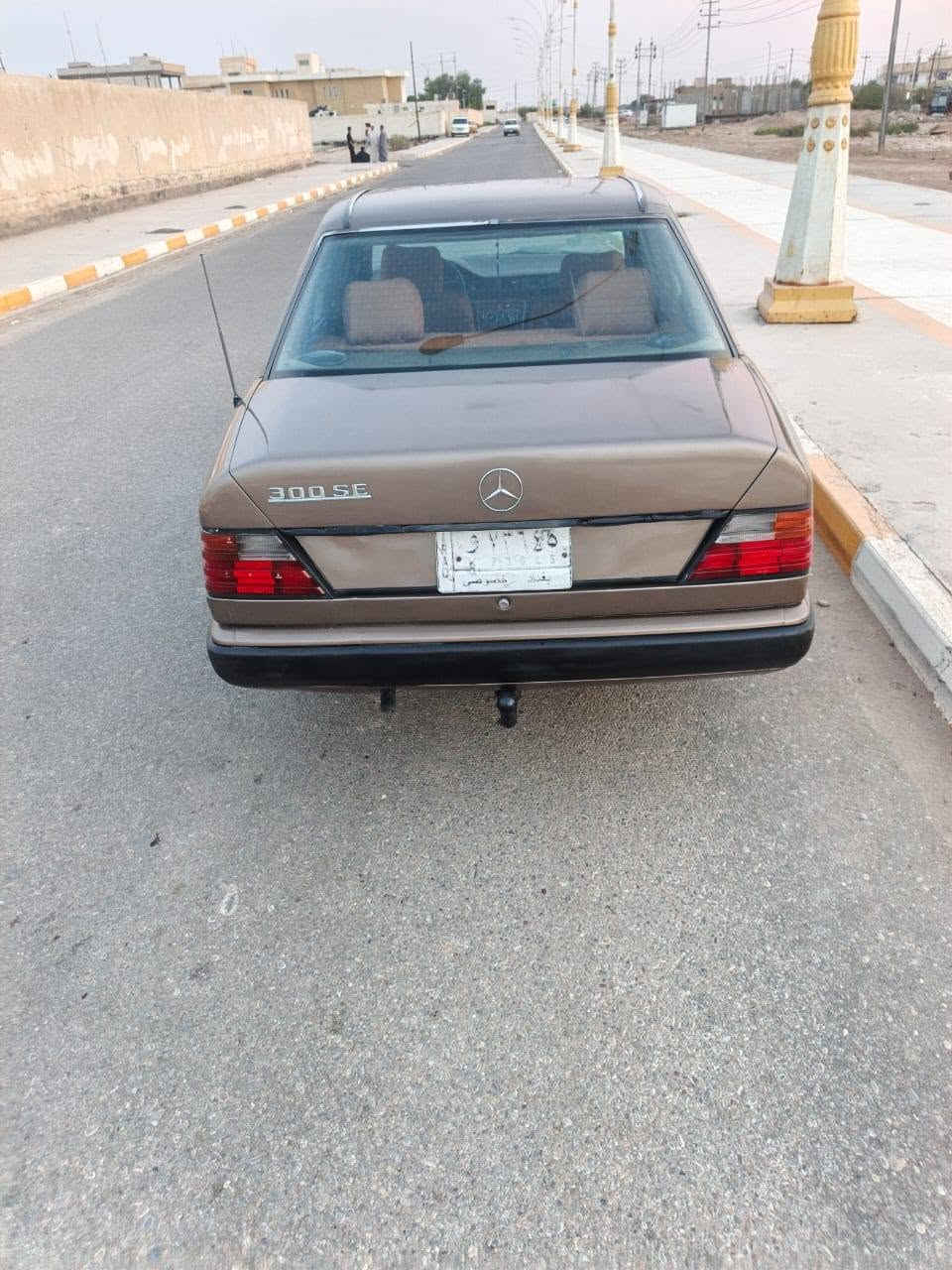 مارسيدس • ١٩٨٨ • مكينة ٢٥٠٠