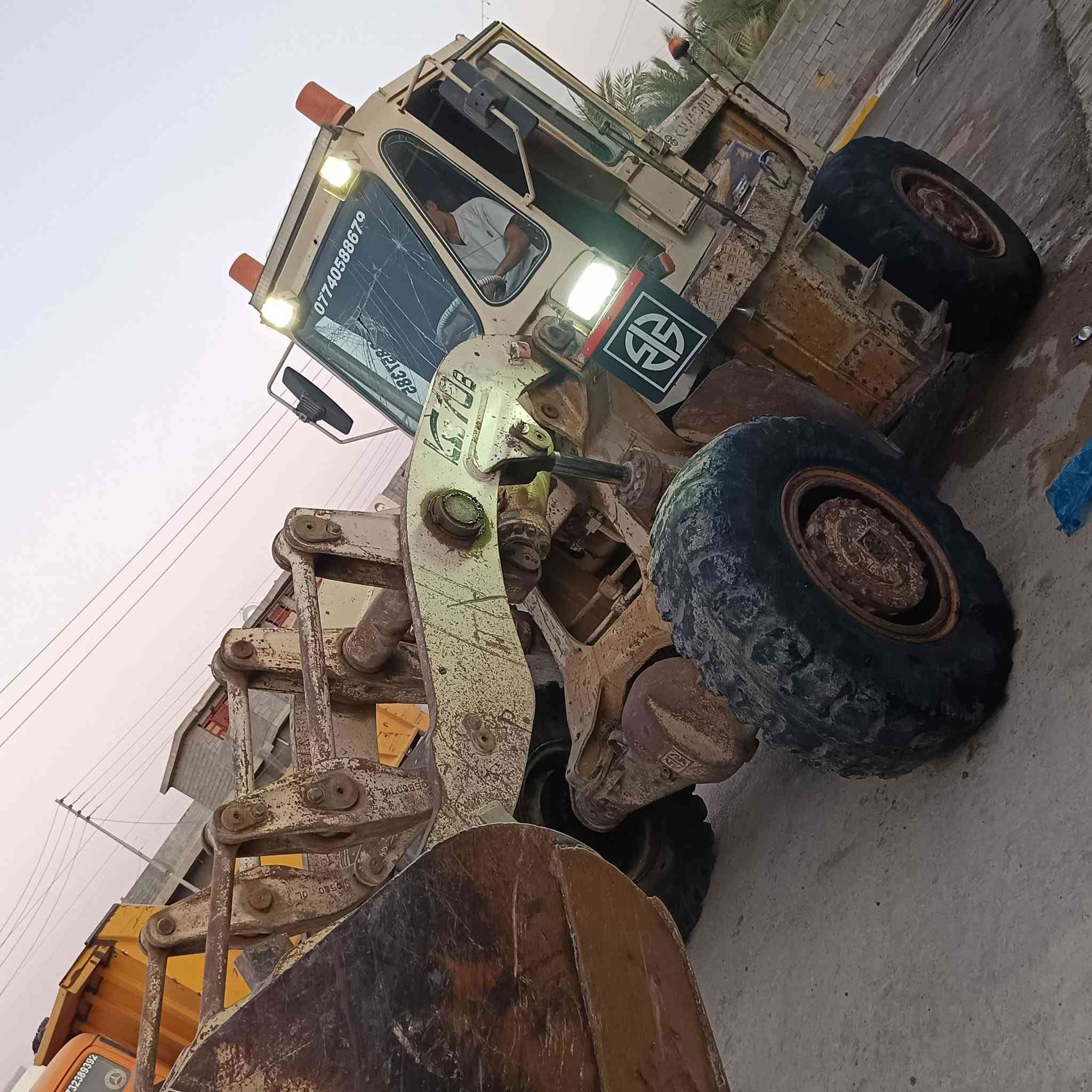 شفل للبيع صحراوي موديل ٨٦رقم بغداد انكليزي بسمي جاهز عل فحص راديتر جديده كهربايات كيله كير تركم محرك اكسنات فول ***********

نص مكتوب في الصور:
- ***********
- ***********