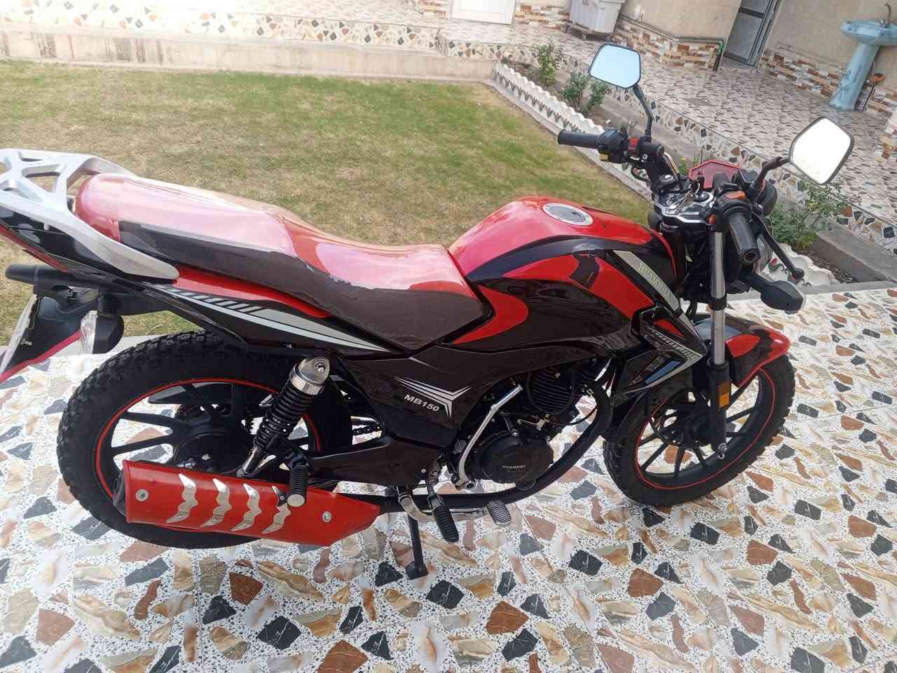 يا الله دراجه هيومه للبيع موديل 2023مكمرك وكامل دراجة مال جناي ربع ماتحط عليه السعر 850وبي مجال للشراي ولمو شراي لا يعلق ويكسر بحلال العالم مكاني الرمادي هذه رقمي للتواصل ***********متواجد عل خاص
