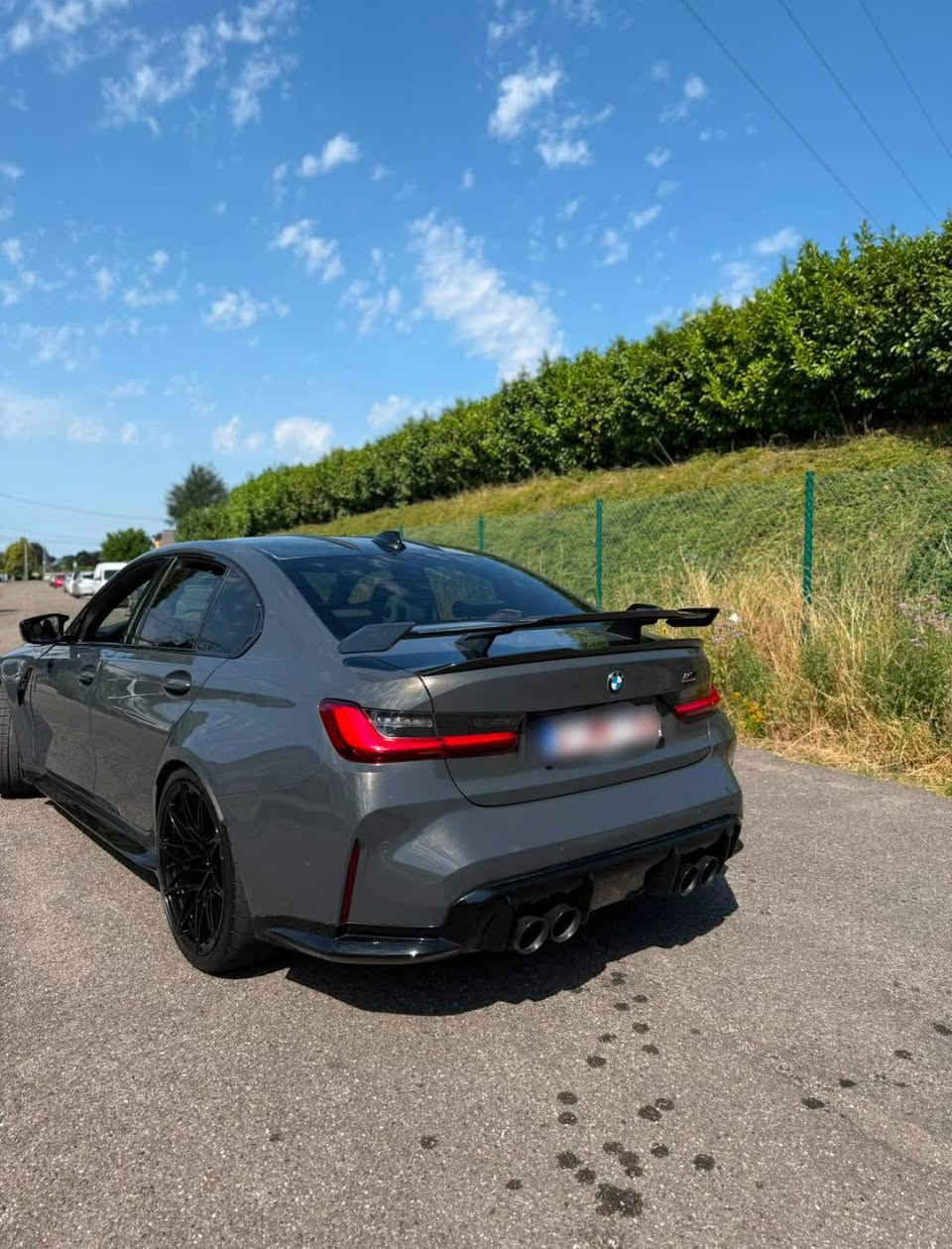 للبيع BMW M3 كمبتيشن ماشيه 90 الف فول موصفات 510 حصان ***********
@

