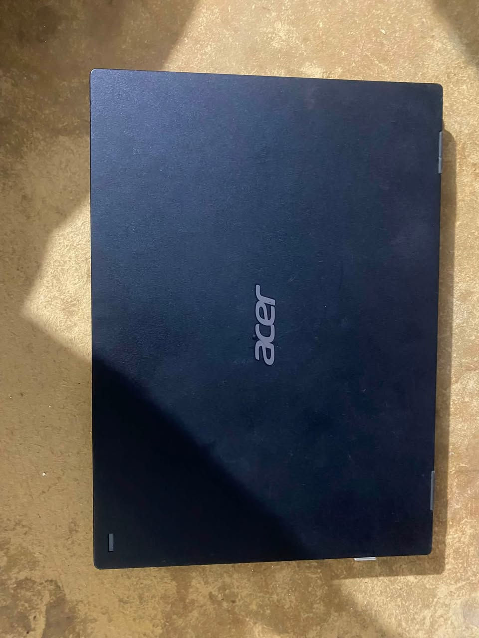 السلام عليكم
لابتوب Acer إيسر بحالة كلش نظيفة استخدامه قليل والجهاز شغال بصورة زينة مناسب للدراسة والتصفح واليوتيوب والأعمال المكتبية.

المواصفات:

المعالج: Intel Pentium Silver N5000
 الرام: 8GB
 التخزين: SSD 256GB
 كرت الشاشة: Intel UHD Graphics
 النظام: Windows 64-bit
 الشاحن الأصلي موجود

الجهاز نظيف وخفيف وعملي وما بيه مشكلة 

السعر: 185 ألف دينار قابل للتفاوض 
 المكان: الناصرية فقط
 
التواصل: ***********
