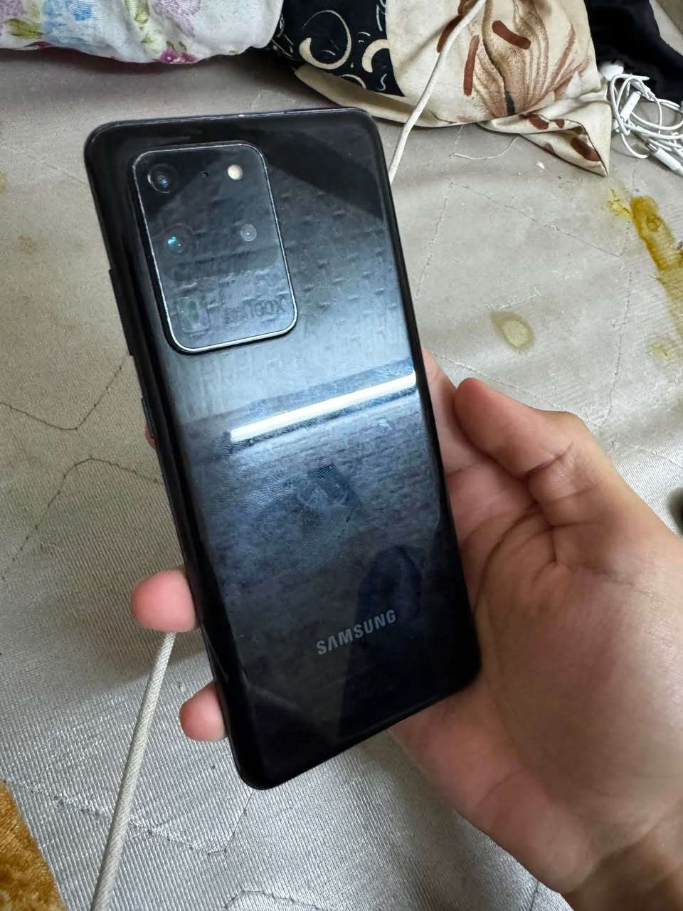 S20 ultra 128/12 كيكة
شرق اوسط دبل شريحة باكيت مطابق
مشاكل: وحده من الكامرات تحتاج تنظيف وفطر بالزاوية وخيال جدا جدا خفيف مال زائد تيكتوك ممبين بس وجب الذكر 
سعر ٢٠٠ الف مكاني بغداد كرخ
رقمي ***********
