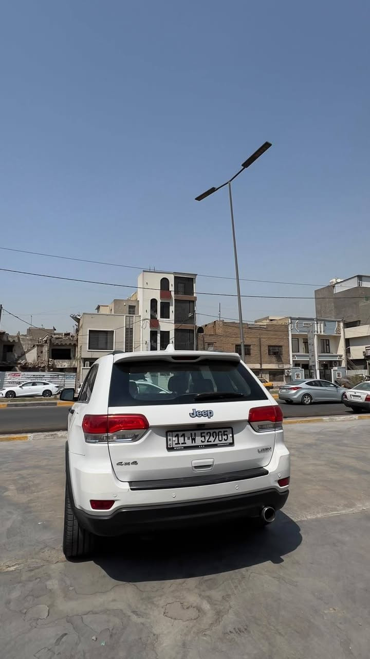جيب لاريدو ٢٠١٤ خليجي فول مواصفات بيها صبغ بالجاملغ الايسر فقط السعر ٢١٥   الاتصال ***********
