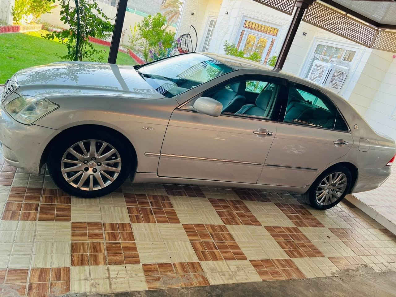 شاهينه كص جاهزه 
گير محرك حداديه كفاله 
دكمتين شاصي 82
السعر 38
للاستفسار الاتصال 
0770$436190
***********
