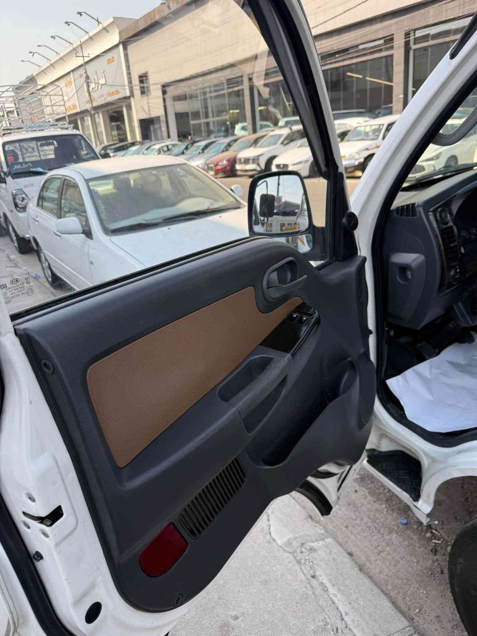 کیا 4000 کارەبایی
مۆدیل 2017 

198km رۆشتوە 

بێ سبوخ بێ ساردە کوت 

دەحامی لۆ دەحامی بەشەرت 

سەنەوی نووێیە 

تاخم کامل کامل ئازاد حدادی لەسەرە 

بۆ زانیاری زیاتر 

***********
