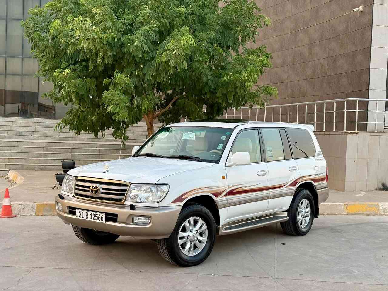 تيوتا لاندكروز موديل GXR  2005
سعرا  157 مجال قليل
مكان كركوك داخل المدينة

بيه فقط بنيد صبغ بدون دواخل بدون ايرباك و مكانين قليل تعديل بارد 
محرك  6 سلندر بدون صوت بخار و صرف لا مفتوح كفالة كير هم بشرط

شرط تحويل سنوية بسمنا جديد لحد 2028

مواصفات فول فول GXR
4 تاير جديد دعمي لدعمي بشرط مابية مصرف ربع دينار 

اسيا  ***********
كورك ***********
