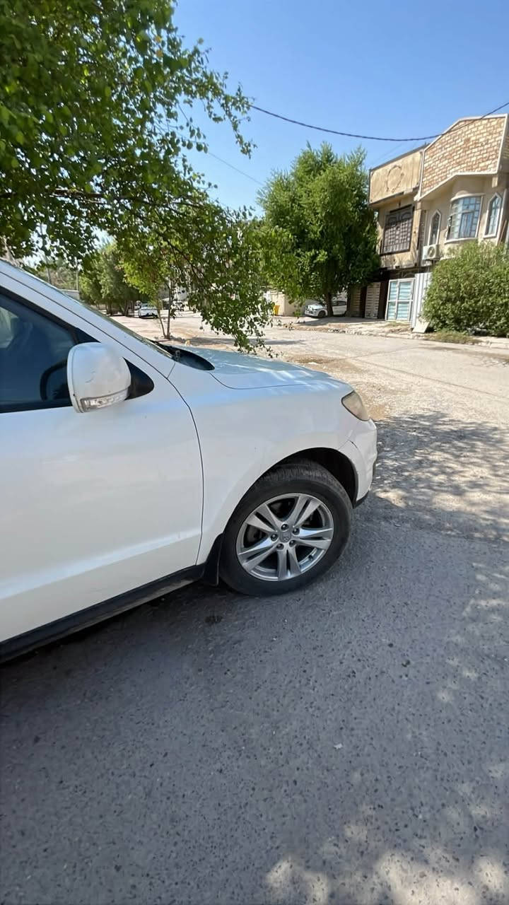 🚗 هيونداي سانتافي 2011 للبيع 🚗
 الموديل: 2011
 اللون: أبيض  
 العداد (الماشي): 128,693 كم  
 الرقم: بغداد(مرقمة جاهزة، تحويل أو وكالة مضمونة)  
 المكان: بغداد الحرية قرب حسينة التوحيد***********
