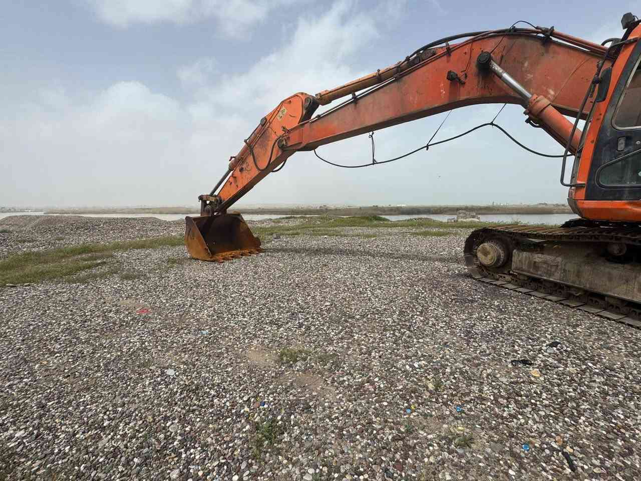 سلام عليكم موديل 2004
دايو حجم 330
سعر 300 $
موبايل ***********
