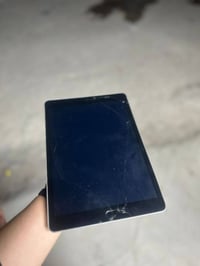 ايباد 9 نضيف زلق مابي فقط فطر بشاشه مثل مموضح مكان بغداد الشعله 175 وب...