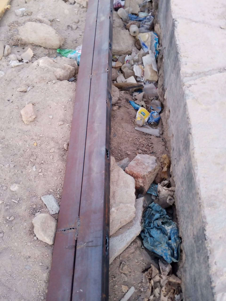 للبيع شخاطات طول 6 متر العدد 9 قطع ***********
