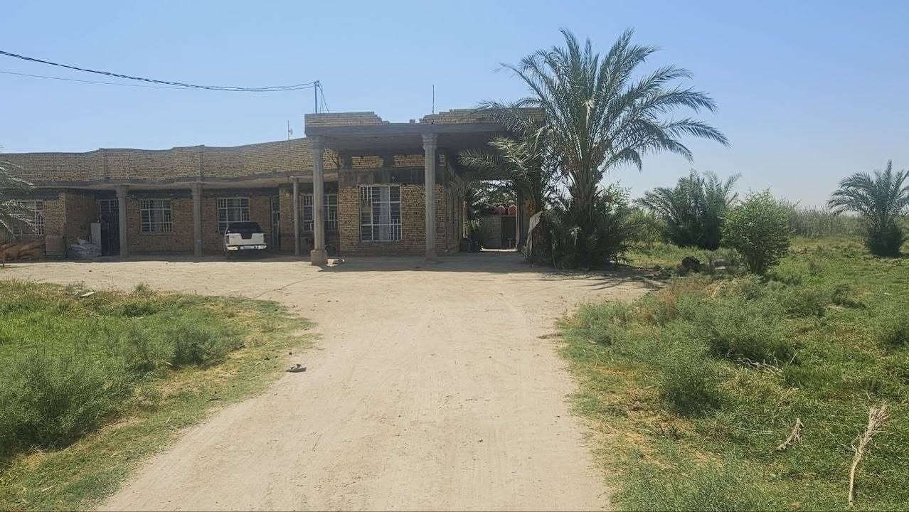 سلام عليكم
من رخصت ال إدمان بيت مساحه ٤٥٠  يحتوي علئ ٥ غراف واستقبال طوله ١٥ متر وصاله ١٠ متر ٣ مجمعات صحيات  ومطبخ ٥ ب٤  مع دونم زراعي 
 مع أرض زراعيه مساحهه ١٦ دونم  متوفر ما وكهرباء كافت الخدمات موقع قضاء الشطره منطقه الجهل
استفسار 
رقم ***********
رقم ***********

