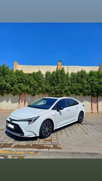 كورلا ٢٠٢٥ هايبرد  فول مواصفات كفالة من الصبغ بيها بارد مقدار شبر ب ال...