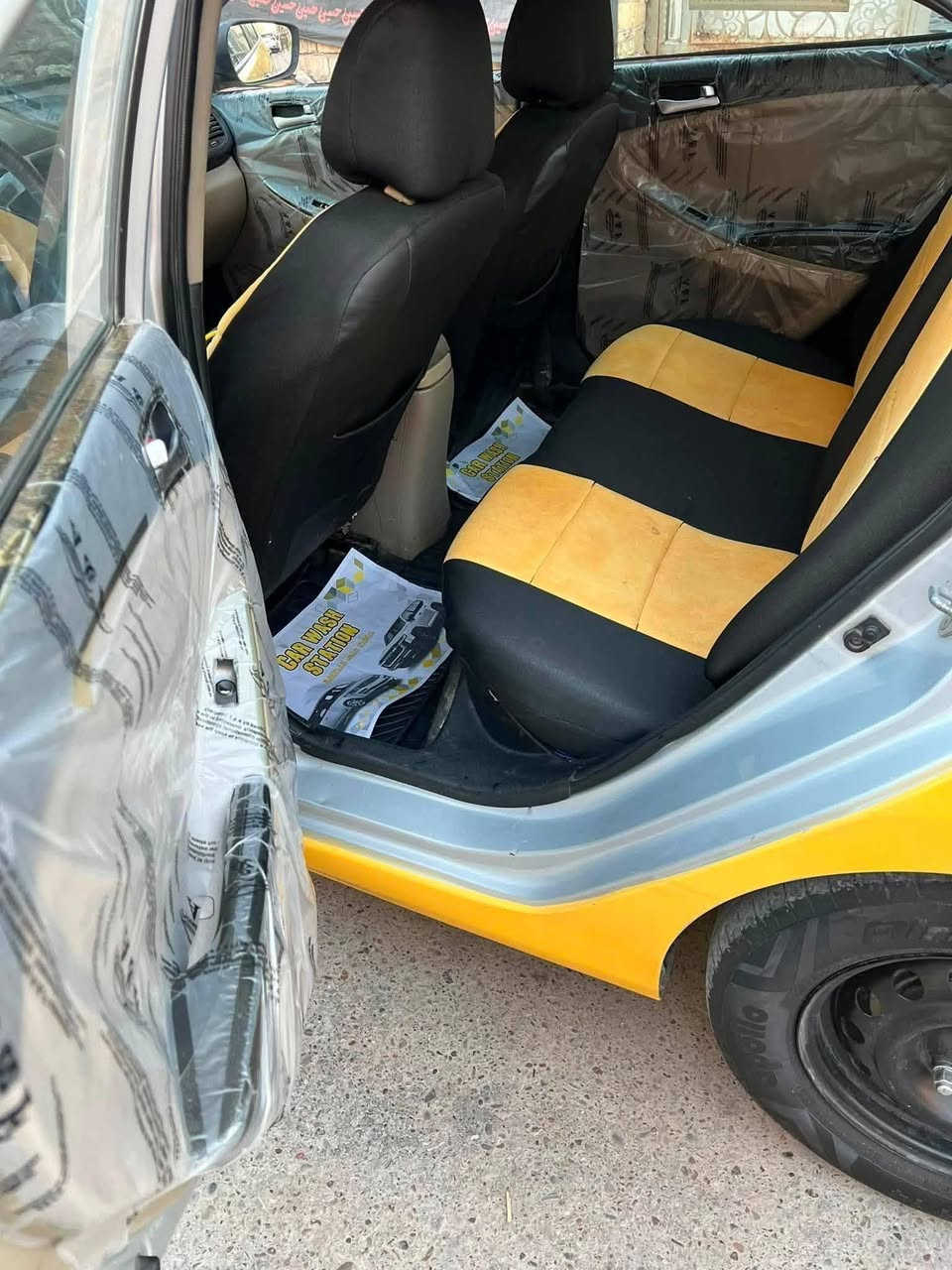 السلام عليكم جميعاً بيع سريع سياره هونداي اكسنت خليجي موديل ١٦ رقم بغداد مكفوله من التبديل بيها طخات بسيطه وموضحه بالصور كير ومكينه خير من الله تبريد عاطل سنويه 2028 رقم بغداد الماني مكان السياره بغداد الشعب سعرها ٧٥ رزقه ومجال بسيط الشراي يتصل واني بالخدمه هاذا رقمي *********** وهاذا الثاني ***********

