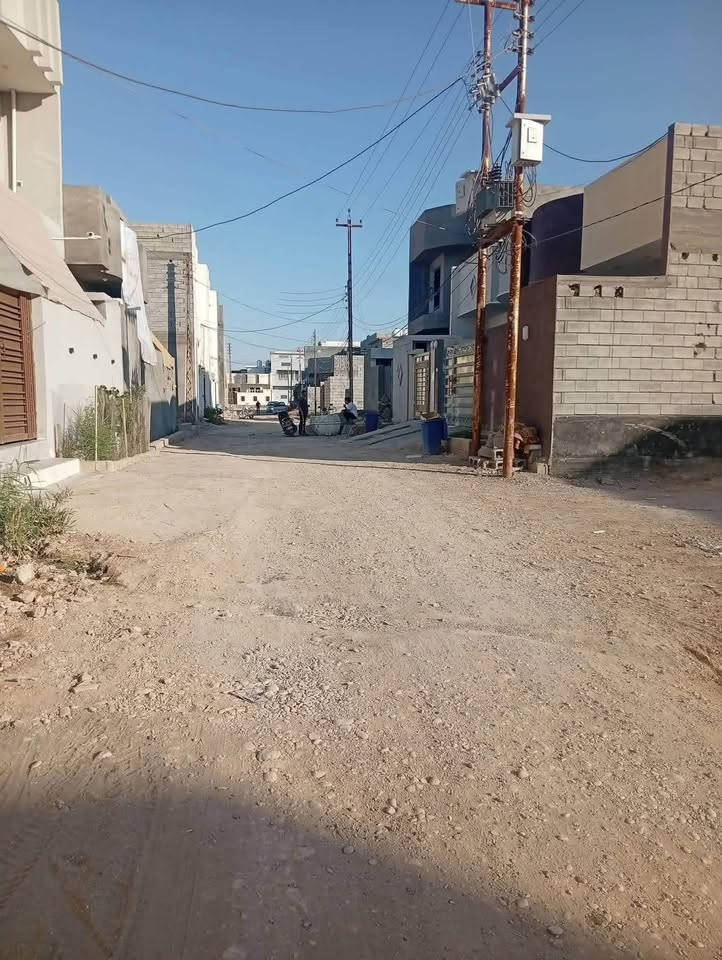 قطعة ارض • ١٠٠م • قرب جامع شكور