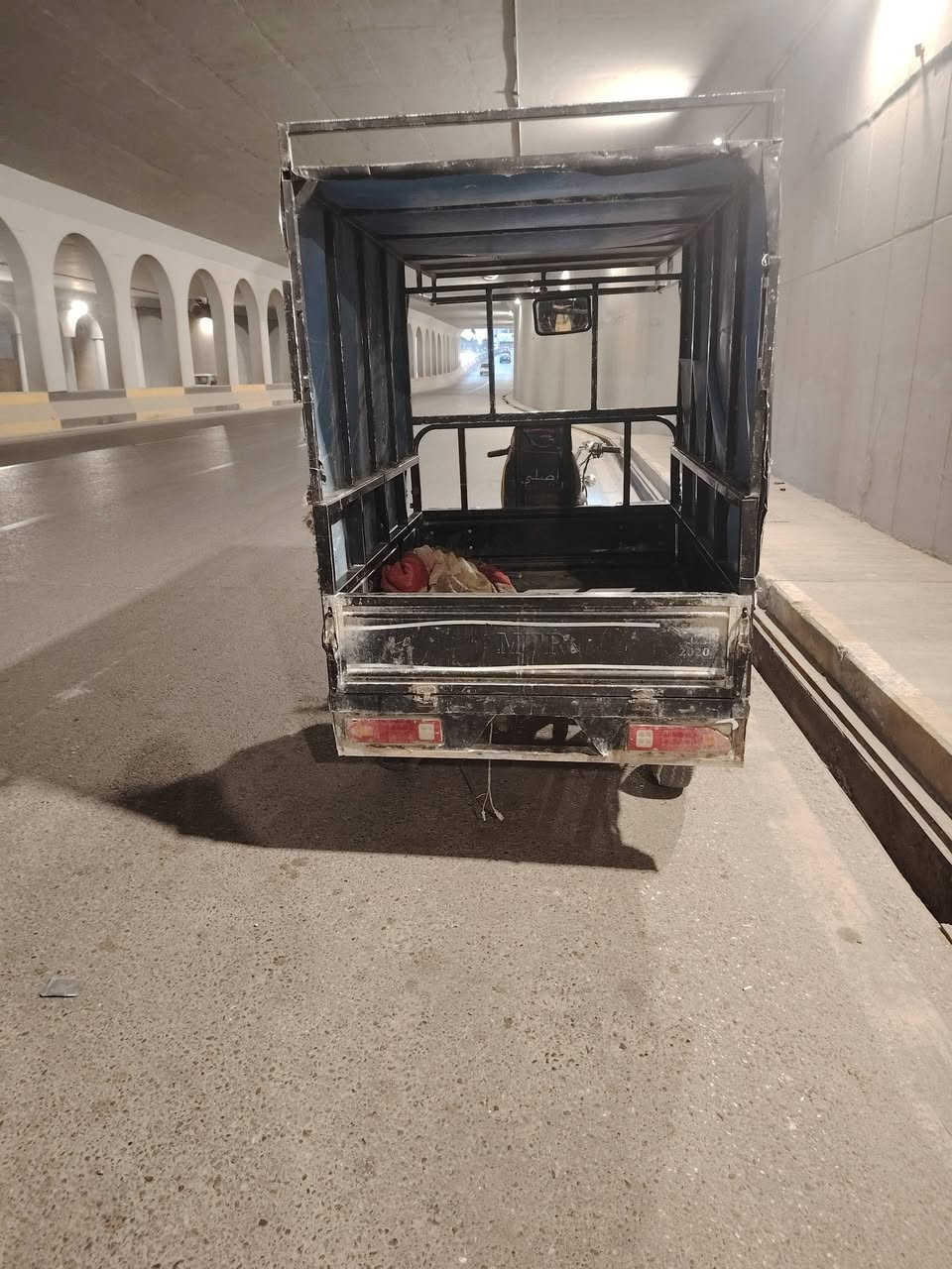 للبيع ستوته موديل ٢٠ أوراق ستنساخ مكانه كوفه شارع ميثم التمار قرب دور الحوزه *********** سعره مليون وميه وبيه مجال قليل مكفوله من الكص والحيم مستعجل على بيعته عندي مريض
