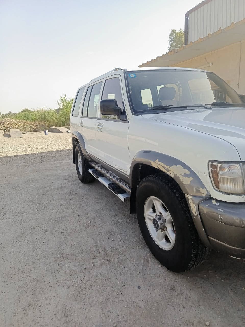 ازوزه للبيع مكينه2500كير اوتماتيك موديل 2001 رقم واسط انكليزي امداور ثاني يوم السياره جديده من حداديه وتايرات كله جديد وبلادي السعر 50وبيه مجال ‏‪***********‬‏ هاذه اتصال واتساب
