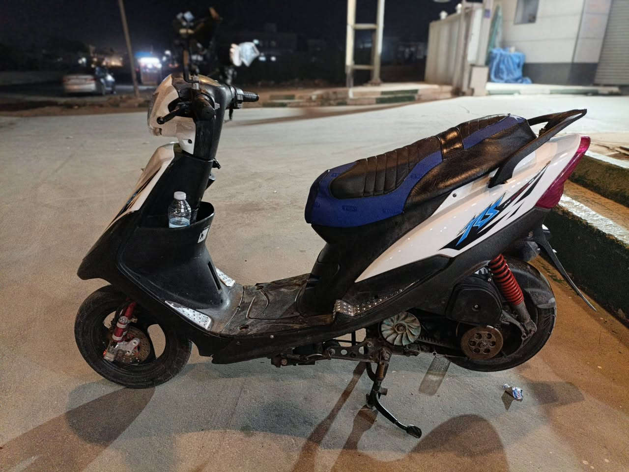 سلام عليكم شباب دراجه ماكس عدله 120 الدراجه نضافتها وكشرها كدامك محرك لا تبخير ولا نضوح شلعه معدل حلوه طستها حلوه بوشه49 الدراجه نكره سلف بكل وكت كلجات رياضي شاير لايت سكن هورن كله شغاله السكن مالها عل ريمونت تغير الوان الدراجه الله شاهد مرتبه صالنصه اف ام الباقي تجي وتفحص وتشوف السعر 450 بيها مجال حك الجيه مكاني البياع تقاطع الدرويش شراي عل راسي مو شراي لا تكسر بحلال العالم رقمي ***********
