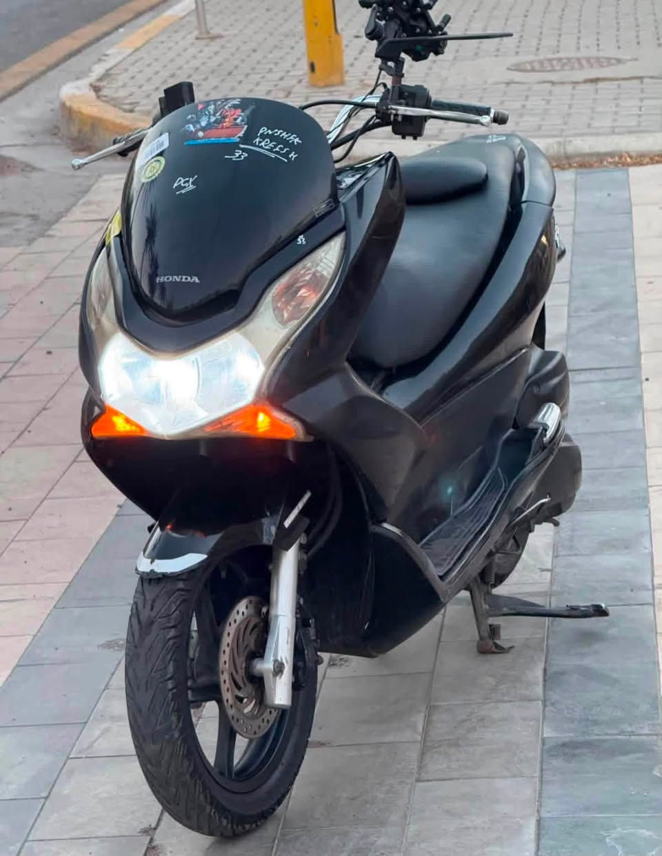 سلام عليكم....
دراجة (PSX)...(جيل الاول)  
🛵مامتعوبه
دراجة شلعه معدل كهربائيات كلهه شغاله 
دراجة جديده  بلادية
أي نقص مابيهة دراجه مكفوله كفاله عامه بشرط علفحص اذا برغي مفتوح ترجع دراجة مال جناي 
جيب فيتر وتعال افحص مستعجل على بيعتهه السعر مليون و250
العنوان بغداد  الكرخ  الاستفسار الاتصال على الرقم 📞***********
