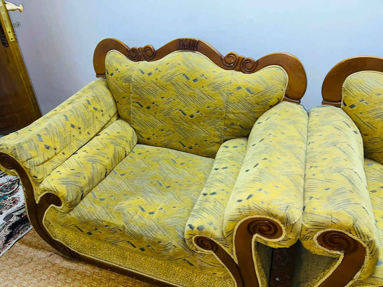 عندي   تخم للبيع نضيف قليل مستخدم مكاني جسر ديالى القديم السعر(250)بي مجال بصيط هاذه الرقم ***********
