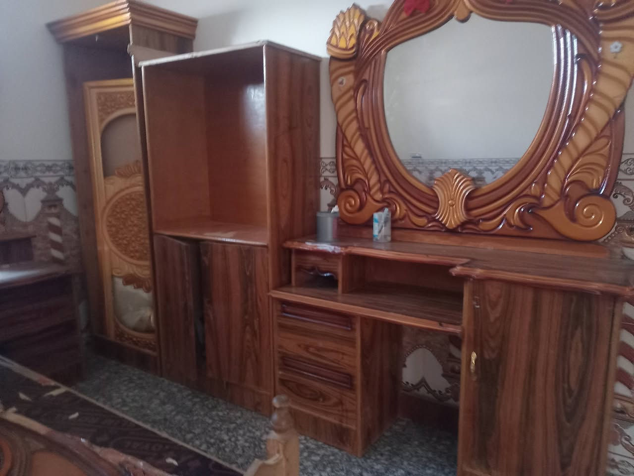 السلام عليكم متاح غرفه اخشاب البيع الاتصال *********** مكلف بل نشر
