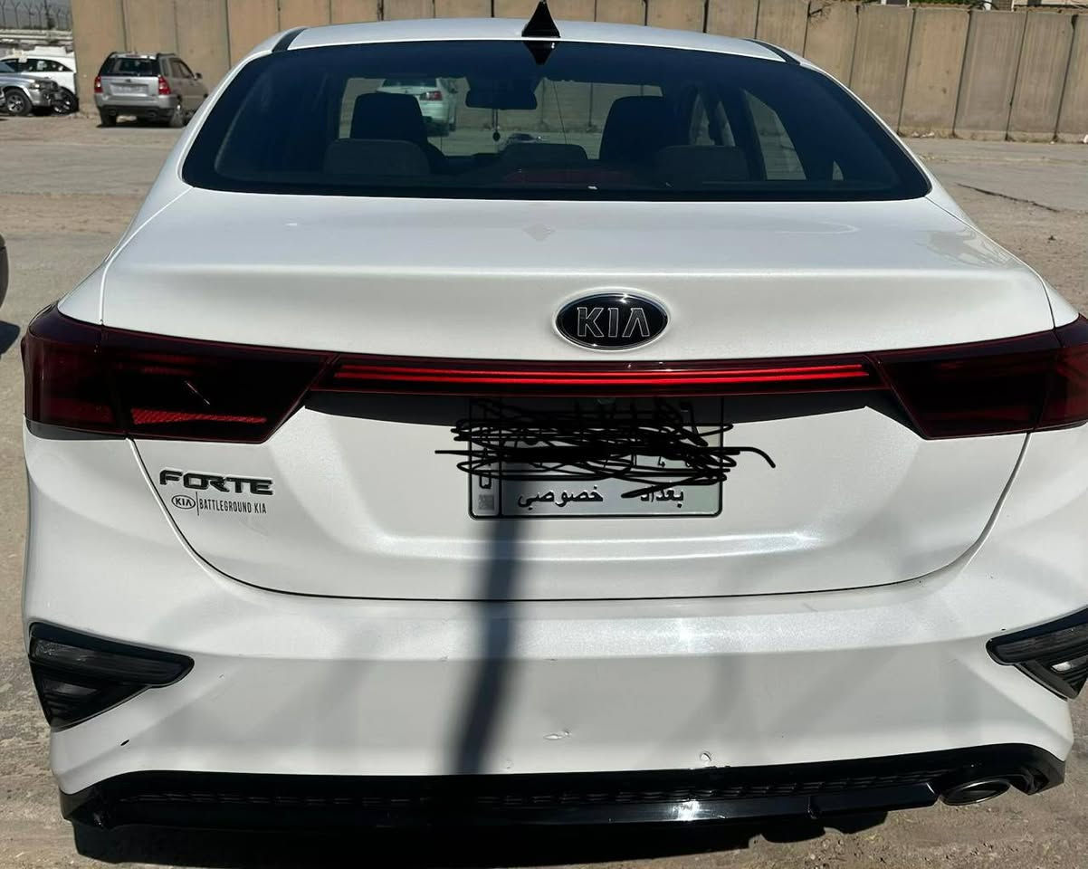 سلام عليكم كيا فورتي موديل 21 حادث جاملغ ايسر وبنيد مبدل سيارة كير AT محرك دوش صدر جديد رقم بغداد باسمي سعر 128$ بيه مجال مكان سيارة بغداد *********** واتساب
