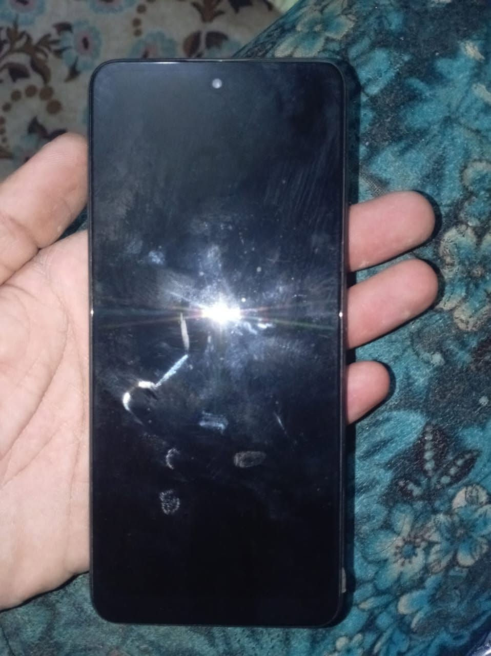 موبايل للبيع بوكو اكس فور تي جي 90 فريم ذاكره256 سعره 100 مكانه ابوصخير فقط كامره اماميه بيها تراب مغوشه
