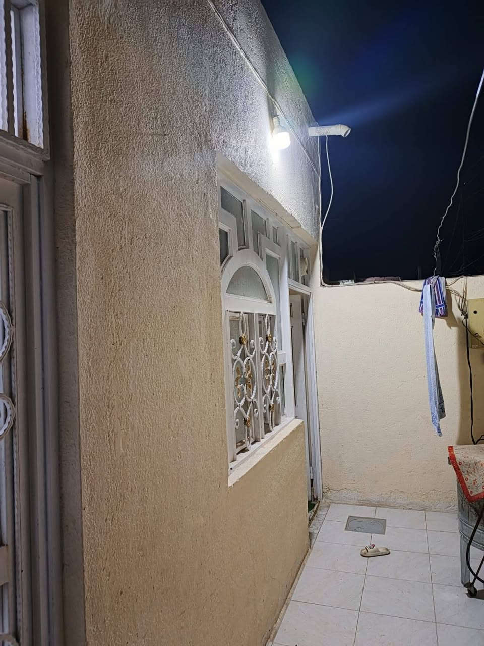يالله
سلام عليكم 
عرض مناسب وبيت نضيف جداا 
بيت مساحه 100م 
وجه 8.75 ونزال 11.5
غرفه 4/5 
استقبال 4/5
مطبخ 4/4
صاله 4/4
ارضيه بورسلين والحمام ومطبخ اجدار سيراميك بيت نضيف سقف عكاده 
موقع مميز جدا  علوه الفحل شارع صوره العباس شارع الفلل
ملاحظه طابو زراعي إقرار محكمه سند 25 وإنذار 
للاستفسار اتصل 
***********
