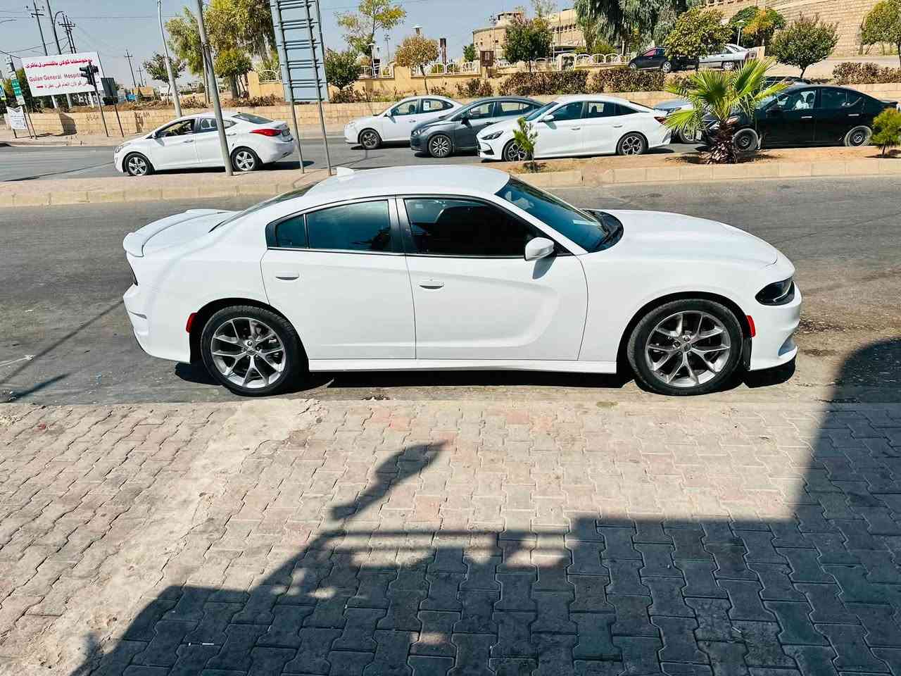 سلام عليكم 
دوج چارجر 
موديل : 2022 
فئــــــه : GT 
حجم المحرك : 3600cc 
عداد المسافه : 81.000mi 
‏ Axel back - دفع خلفي
مواصفات : مواصفات اعتيادية 
الضرر : كفاله السياره - وارد كندي 
رقم دهوك بأسمي 
للاستفسار 
رقم الهاتف : ***********
الواتســاب : ***********

