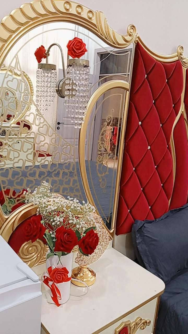غرفه نوم مستعمله نضافه 80% متـكونة من 9 قطع 
بـ 700  قابلة للتفاوض 
رقم واتساب 
***********
