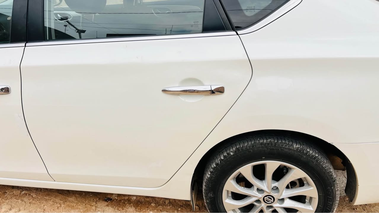سيارة جداً جديده بحالة الوكالة ماشيه 19 الف بيها بارد طرف باب خلف السائق وداير الجاملغ الخلفي جهة السائق بدون صبغ 120 بيها مجال جداً بسيط باسمي وشرط التحويل بدون وكاله للاتصال فقط  *********** ديوانية, القادسية
