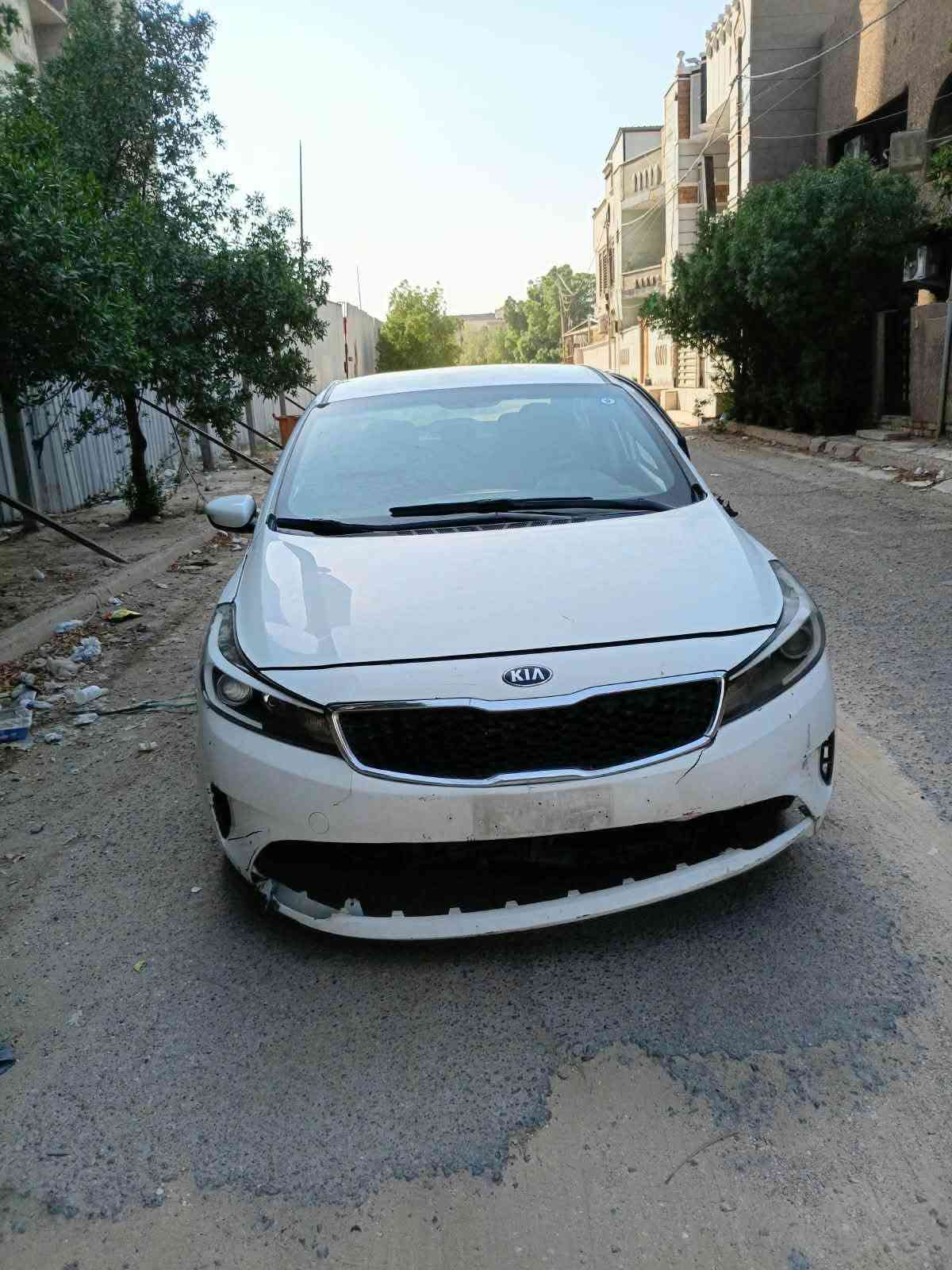 سلام عليكم للبيع كيا فورتي
رقم بغداد النكليزي 
2018 بغداد تحويل مباشر
السعر 72 وبيها مجال  
ابيع ع حادثه شغاله وتمشي واللاستفسار 
***********
