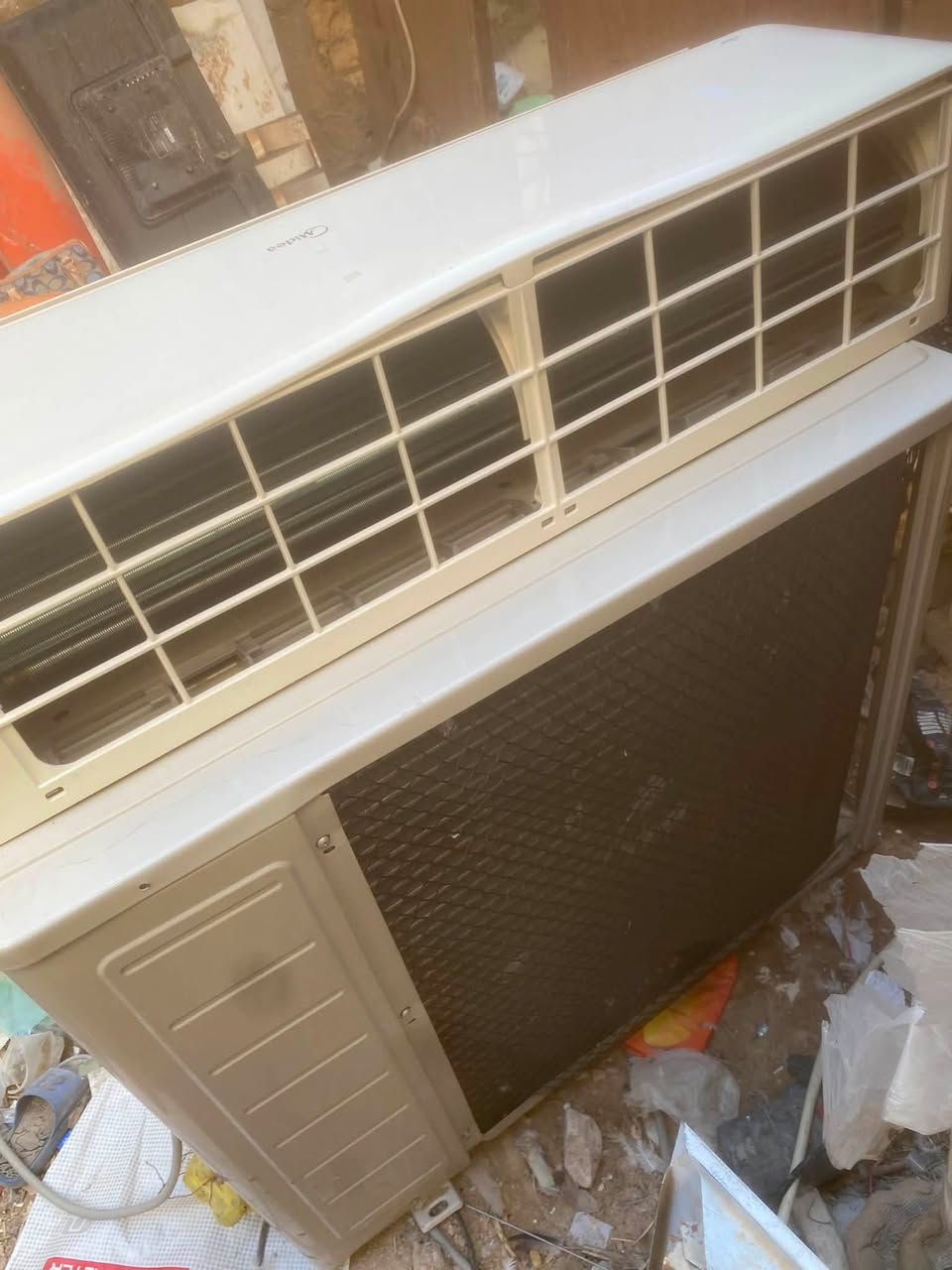 سبلت ميديا 2ونص طن درجة اولى ، استخدام شهر واحد ، راديتر 3 سروات للبيع ناقصه بواري السعر  500 / النجف حي النداء / التواصل واتساب - ***********
