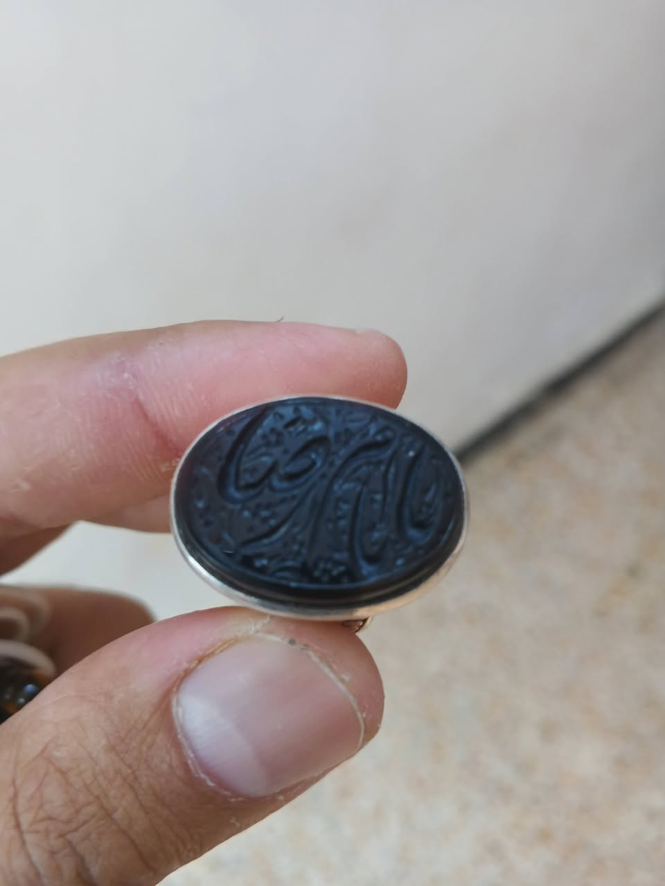 سلام عليكم محبس عقيق للبيع اليريده يتصل ***********
