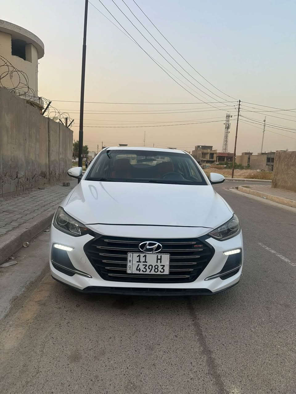 السلام عليكم ورحمة الله وبركاته
هونداي النترا خليجي موديل 18
رقم بغداد محرك 2000 مكفول بدون فتح
موصفات 
فتحة سقف 
مري شفط 
تبريد قطعتين 
حساس كامل 
شاشة كامره دوره

السياره بيها صبغ جاملغ خلفي 
وكصت البنيد ونص قبق الجنطه

مكاني بغداد المحمودية 
سعرها 127 مجال قليل 
***********
***********
