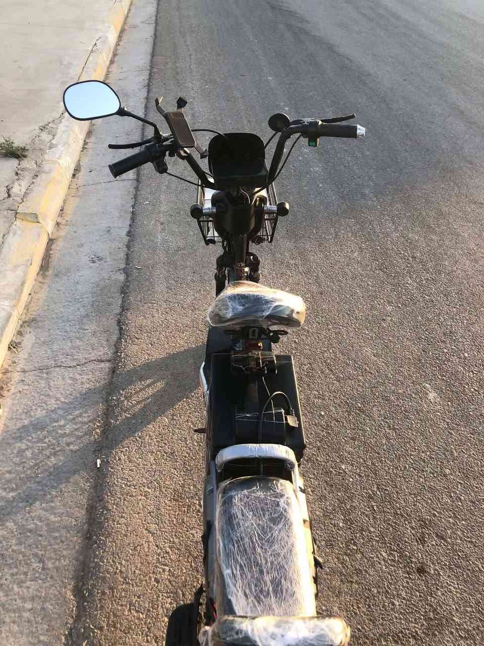 سلام عليكم دراجا شحن للبيع حجم 20 بطاريات 2 جدد و2 قديمات بس نظيفات تايرات الورا جديدا والكدام نص عمر الدراجا ما تصرف عليها ربع السعر 250 وبي مجال قليل للستفسار الاتصال علا الرقم ***********

