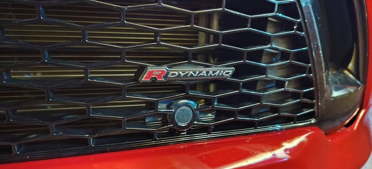للبيع: لاند روفر ديسكفري سبورت S R-Dynamic موديل 2023 - وارد أمريكي
المواصفات والإضافات:
​الفئة: S R-Dynamic (رياضية)
​الممشى: 36,000 ميل
​اللون الخارجي: أحمر
​اللون الداخلي: أبيض (بحالة الوكالة) مع إنارة داخلية مميزة
​المحرك: 2.0L تيربو / 4 سلندر / دفع رباعي (AWD)
​السقف: بانوراما بالكامل
​التبريد: 4 قطع (أمامي وخلفي)
​المقاعد: كراسي كهربائية بالكامل، مزودة بنظام تدفئة، ونظام ذاكرة للحفظ (Memory Seats)
​المرايا: مرايات طي كهربائي (شفط)
​أنظمة المساعدة: حساسات اصطفاف أمامية وخلفية
​الفرامل: هند بريك إلكتروني (حديث) مع نظام التوقف التلقائي (Auto Hold)
​الصندوق: صندوق خلفي يفتح ويغلق كهربائياً
​حالة السيارة (الضرر):
​حادث بسيط ومصلح بأعلى جودة.
​تبديل جاملغ أصلي.
​صبغ ربع في البنيد.
​السيارة جاهزة بالكامل من الناحية الفنية والميكانيكية.
​📍 مكان المعاينة: بغداد - جميلة - شارع خير الله
📞 للاستفسار والاتصال: ***********
