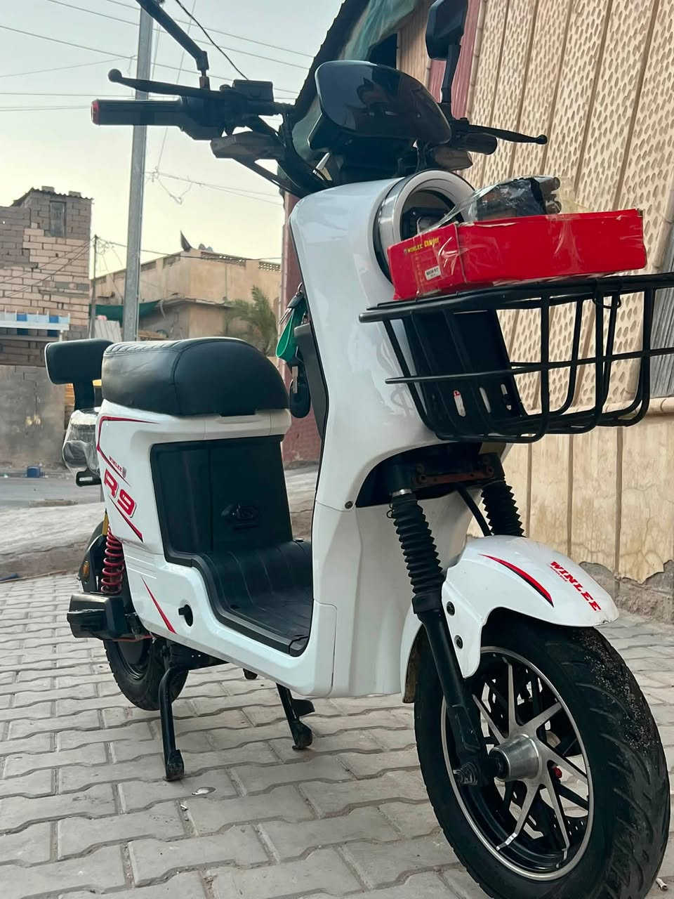 دراجه R9 موديل 2026 اول اصدار ماشيه قليل 🔋 بطاريات 33 كفاله  الدراجه عليدي لا يوجد اي خلل (كفاله)
العنوان البصره مشراك القديم 
 🤍💸 السعر( 425 )***********
