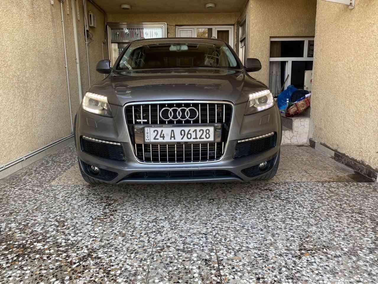 أودي Audi Q7 موديل ٢٠١٢ خليجي مواصفات السيارة طلب خاص فول فول سقف كنتارا بلادي داخل جلد اسود بلادي كشنات الامامية تدفئة وتبريد وخزن وضعيات ستيرن خزن وكهرباء وصاج بلادي قبضة كير صاج بلادي انارة مخفية بالابواب بردات بلادية بانوراما مع سلايد خلفي لمقاعد الصف الثالث ٧ راكب تبريد منفصل حتى لمقاعد الصف الثالث بلوتوث مع دي في دي منفصل بلادي مع رامات عدد ٢ مع هارد خزن بلادي مع سي دي جنجر عدد ٦ اقراص نفكيشن نضام ماوس وجي بي اس تشغيل نظامين بصمة او سويج ٥ وضعيات قيادة سستم صوت Bose مع دمام بالصندوق بلادي 
السيارة نظام جكات تصعد وتنزل حتى بالسرعات العالية تنزل من وحدها وحتى بالصندوق دكمة تصعدها وتنزل لسهولة حمل الامتعة 
دخول ذكي مع بصمة ابواب عدد ٤ انارة ترحب خارجية حتى بالمري الجانبية 
المري الجانبية خزن وهيتر وقلب عند الرجوع للخلف مع شفط قلاب 
كامرة خلفية بلادي حساس مطر الماسحات الامامية تفاعلية مع السرعات مع ماسحة خلفية لايت زينون بلادي مع ليد نهاري بك لايت ليد مع لايت متحرك مع الستيرن 
محرك وكير وحجر بيئة بلادي ما مفتوح 
محرك ٦ سلندر مع سوبر جارج قوة حصانية ٣٣٥ كير ٨ نمر شفتات كير بالستيرن السيارة كلها على البلاد غراضها كلها بلادية حتى العدة والسبير وستارة الصندوق 
بيها ربع الباب الخلفي صبغ عكس السائق 
ماشية ٢٠٥ الف كيلو متر حقيقي كل غراضها البلادية مال الشركة وياها كتلوكتها بصمات عدد ٢ وياها غراض الصندوق البردة والشبكة والفواصل كاملة
السعر : 145 ورقة وبيها مجال
موبايل : *********** 
بيع او مراوس حسب الرغبة بغداد, العراق
