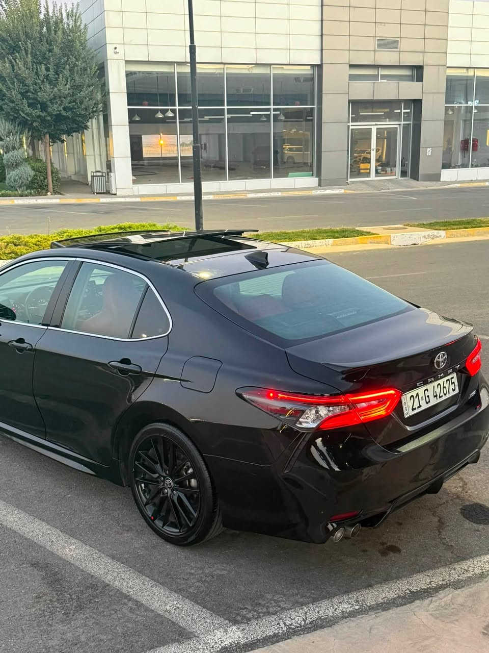 TOYOTA CAMRY XSE V6 ❤️🔥
سەیارەکە بی بۆیاخ بێ سارد بێ کرانەوە 
مواسەفاتی فول فولە 
•شەش بستۆنە 
•پانۆراما
•بەسمە 
•داتاشۆ 
•شاشە گەورەو شاشە  و سەماعە JBL 
•سێ مۆدی لێخورین (eco , normal, sport)
•تراکشن کۆنترۆڵ
•برێک کارەبای ، HOLD
•کوشن سارد و گەرم 
•کوشنی سەکن و سایەق کارەبای 
•سوکان هیتەر 
•حاسە و رادار پێش و دواوە ، پێنج کامێرە و 360  دەرەجە 
•وایەر لیس چارچ 
•ناو گێچ دیجیتاڵ 
.سوکان ڤۆلیۆم
•لایت لید و عەدەسە و زینۆن ، بلاجکتۆر 
•بەگ لایت لید 
•تەبریت مەرکەزی 
•ناو سوور بیلادی 
•تحدید سورعە 
•گێر ئۆتۆماتیک و عادی 
•ئاوێنە رادار 

* گێر و مەکینەی نەکراوەتەوە بێ عەیبە بە شەرت 

* سەیارەکە هیچ مەسرەفێکی نیە چوار تایەی تازەی لەسەرە
هیچ تەقەو رەقەی نیە ، رۆن و فلتەر هەموی تازە گۆراوە 

* سەنەوی رەقەم هەزەی تازەیە 
* سعر :236گەلاو مەجال 
ژ.م: ***********
ناونیشان: سلیمانی
