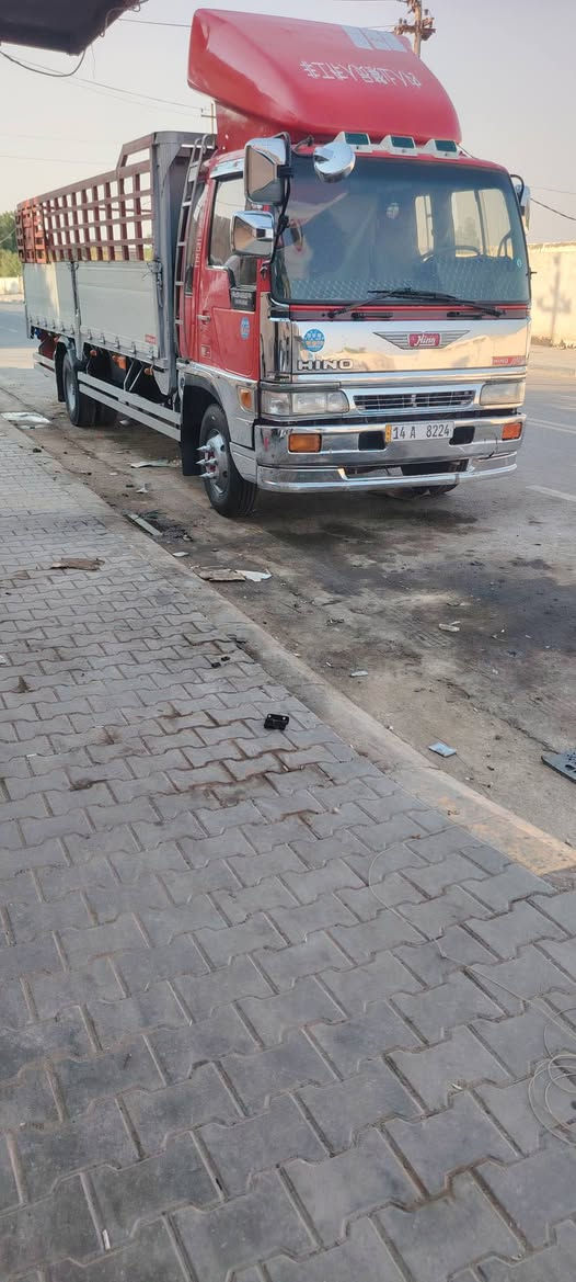 سلام عليكم سياره هينو طيرة ستة وربع بلادي ٧٠ سوبر سياره جاهز من كلشي مكان كوت لشهداه ***********
